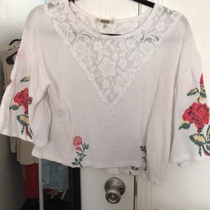 Super cute gimmicks top!